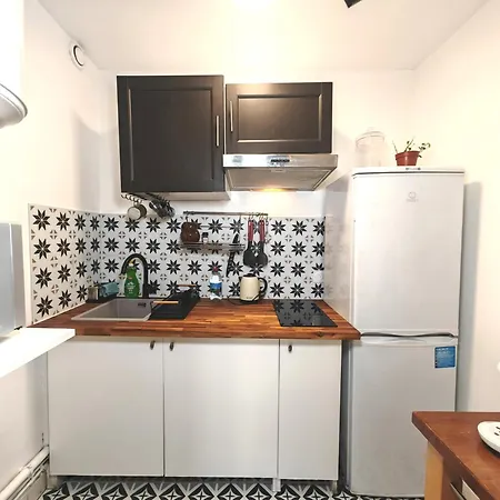 Cozy Flat - Metro 13-14